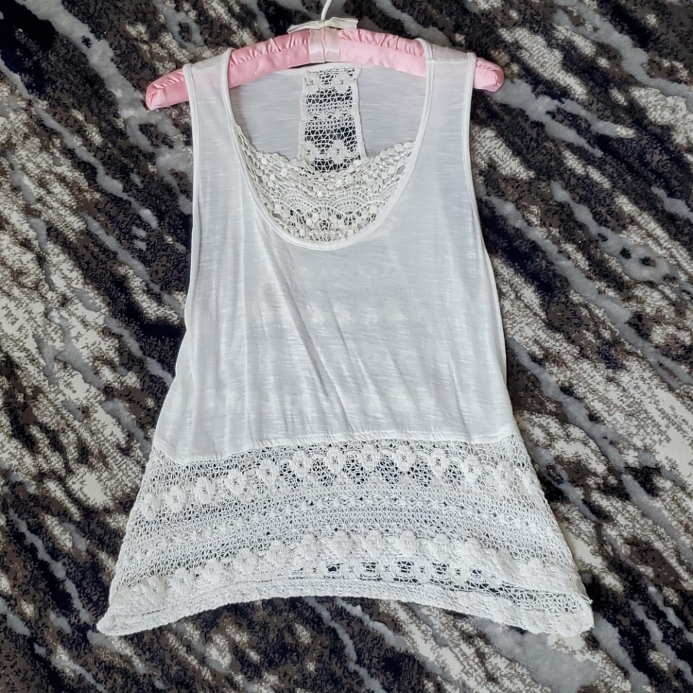 (3/$15) Ecru Sleeveless Top - size S